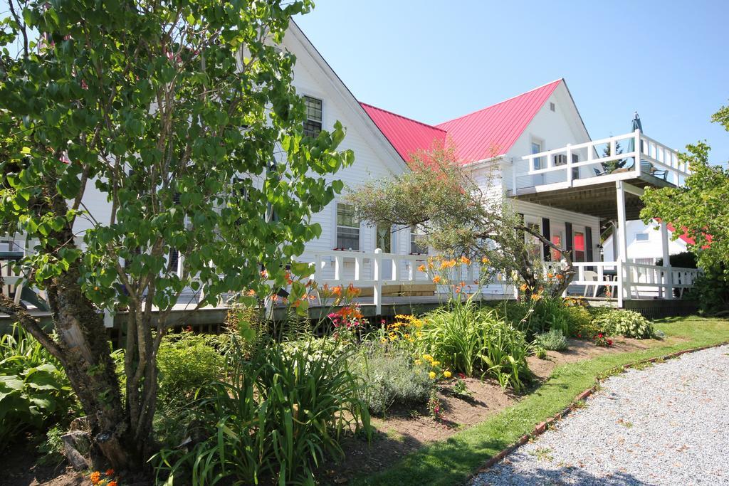 Tara Manor Inn St. Andrews By The Sea Exterior photo