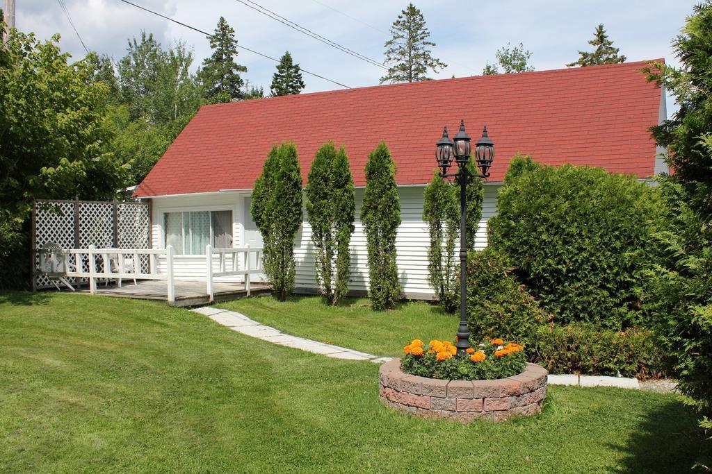 Tara Manor Inn St. Andrews By The Sea Exterior photo