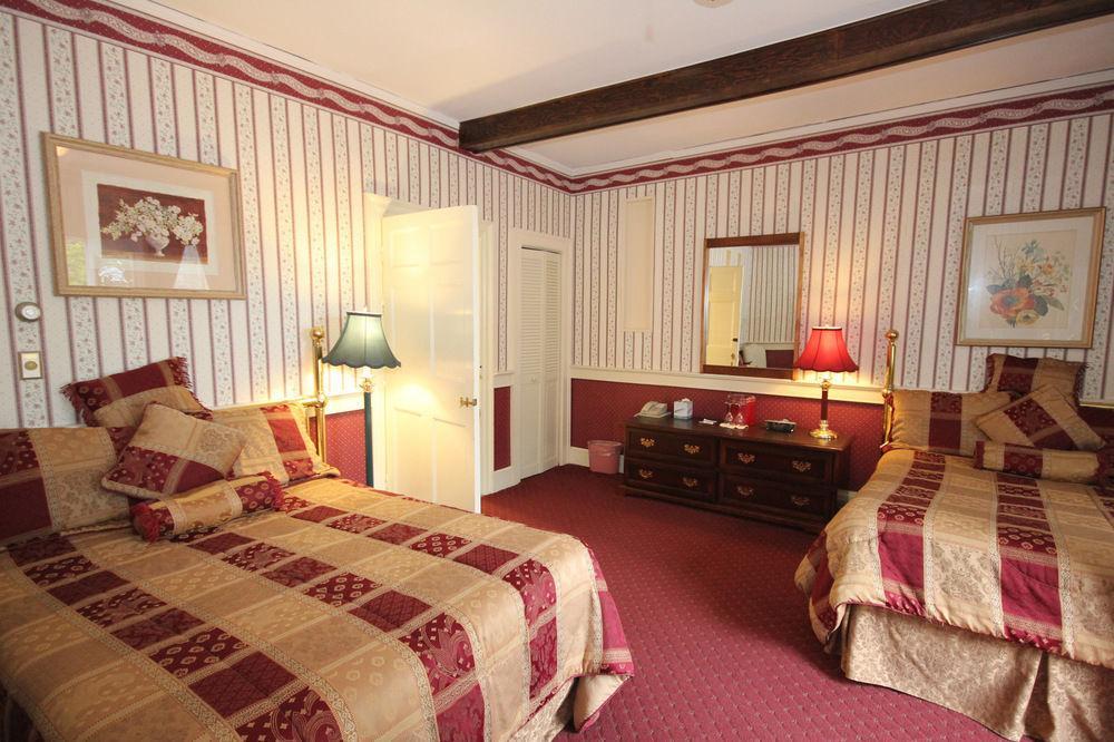 Tara Manor Inn St. Andrews By The Sea Exterior photo