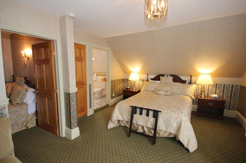 Tara Manor Inn St. Andrews By The Sea Exterior photo