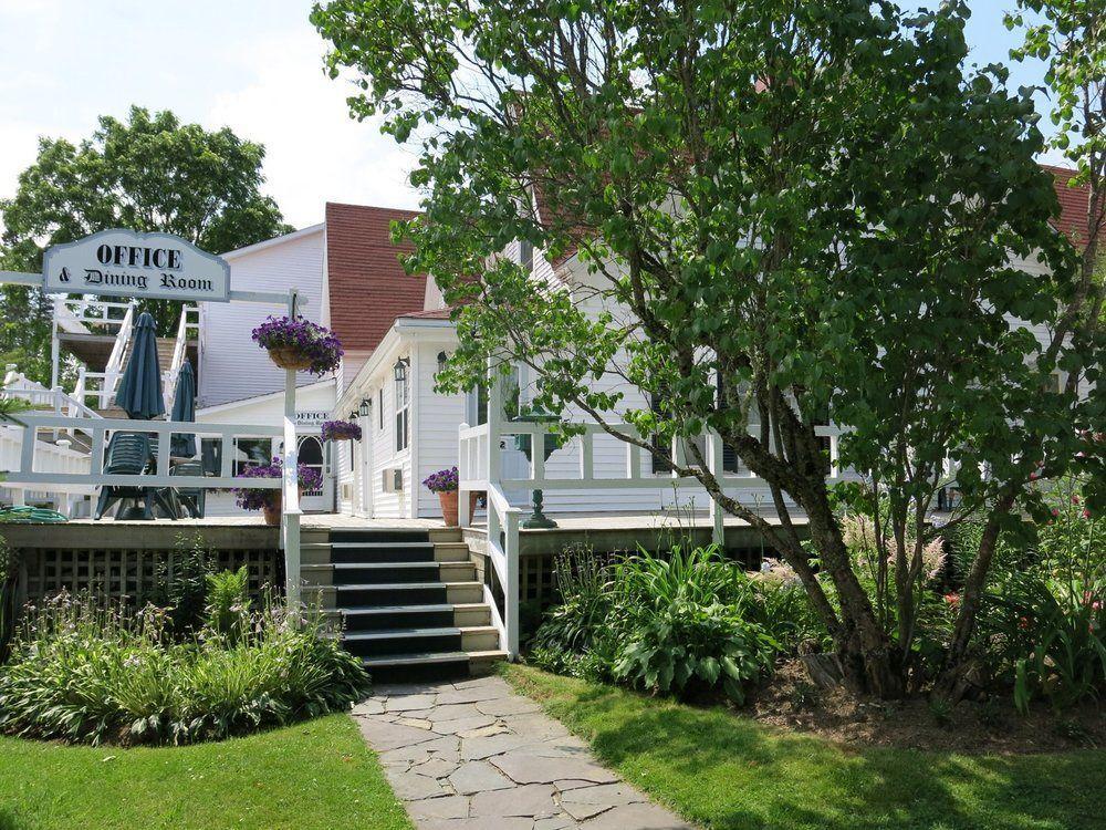 Tara Manor Inn St. Andrews By The Sea Exterior photo