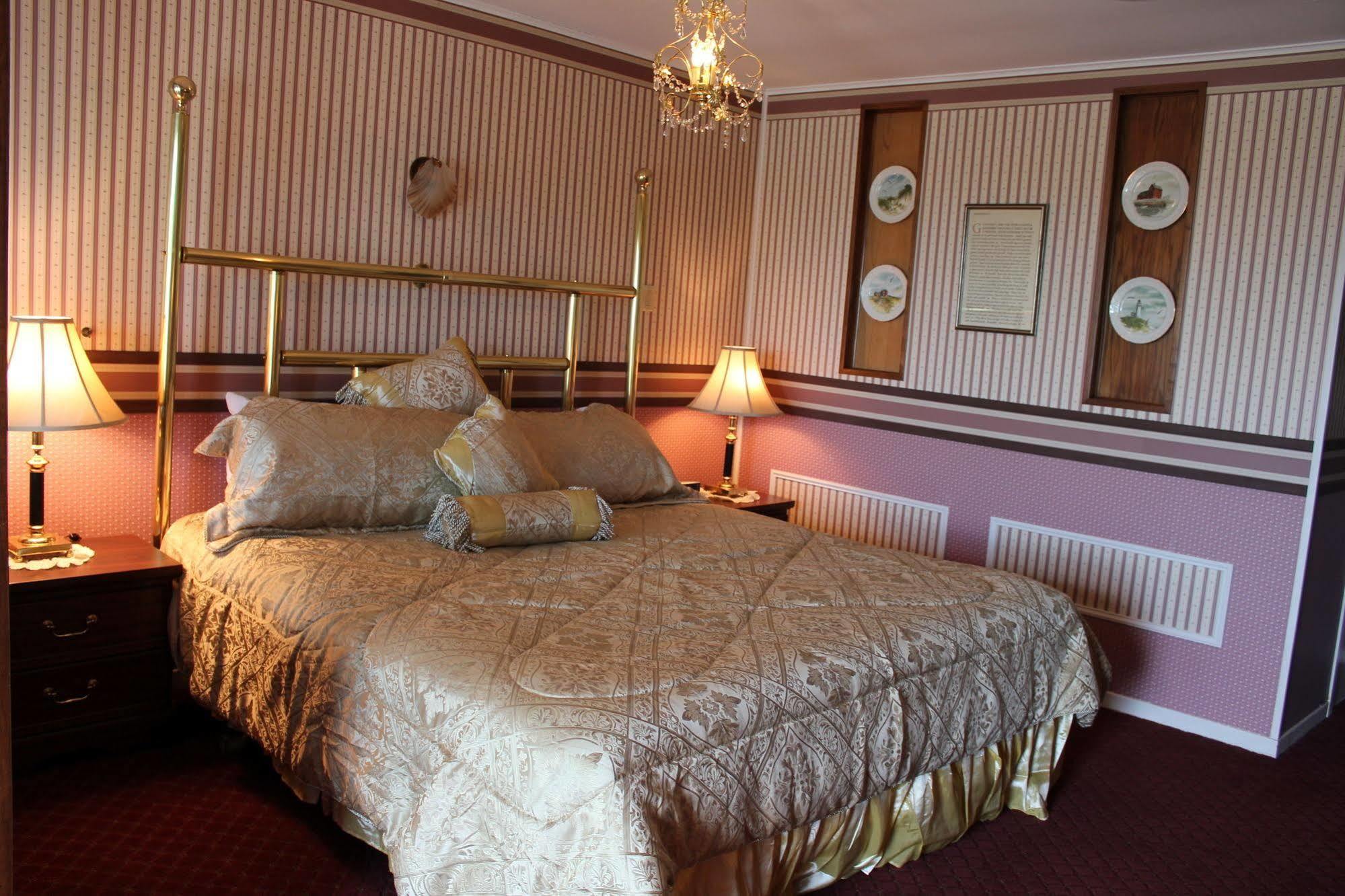 Tara Manor Inn St. Andrews By The Sea Exterior photo