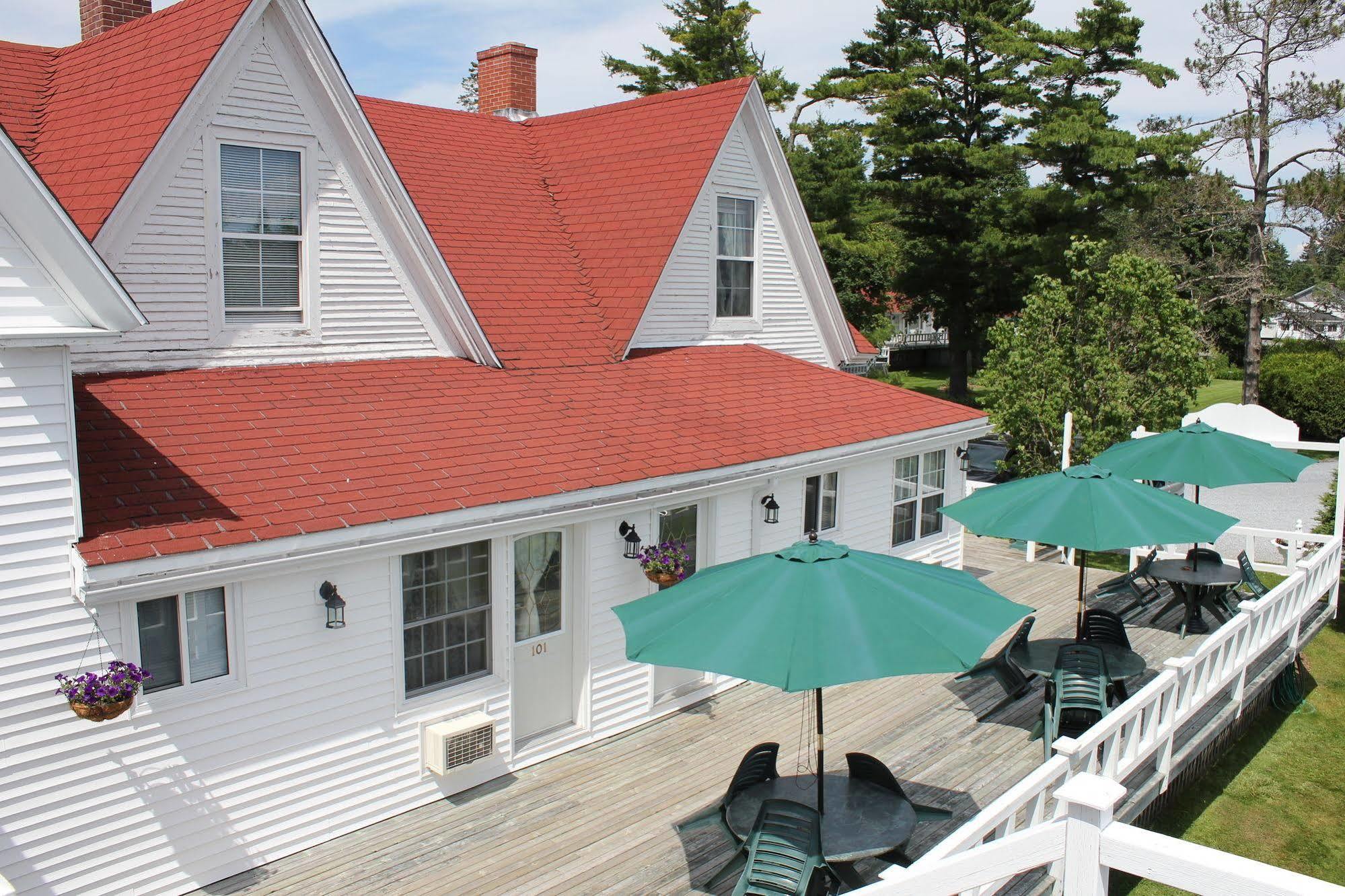 Tara Manor Inn St. Andrews By The Sea Exterior photo