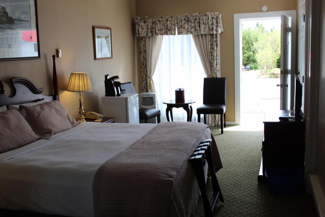 Tara Manor Inn St. Andrews By The Sea Exterior photo