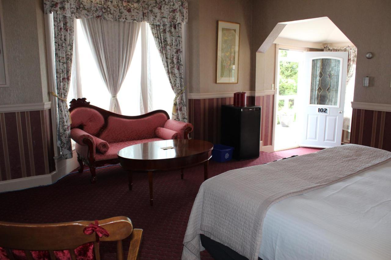 Tara Manor Inn St. Andrews By The Sea Exterior photo