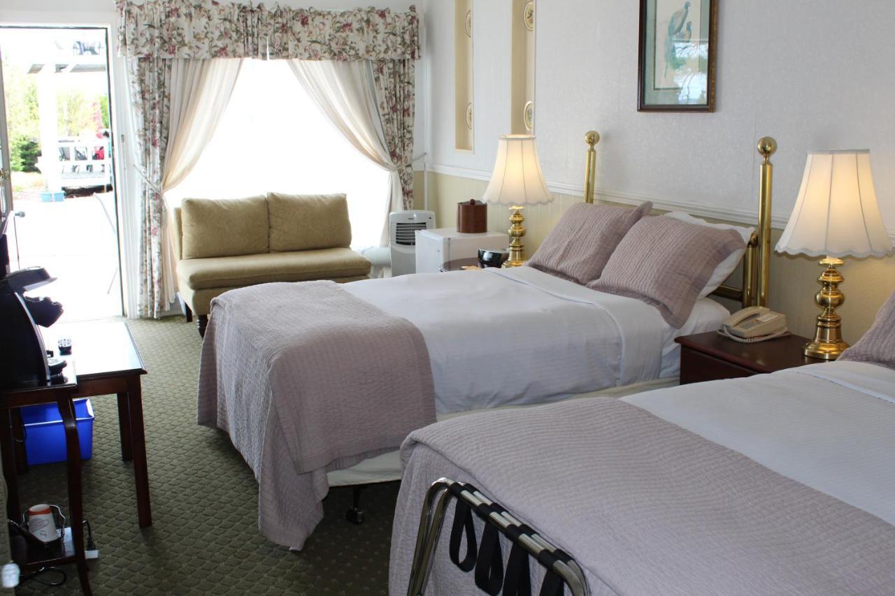 Tara Manor Inn St. Andrews By The Sea Exterior photo